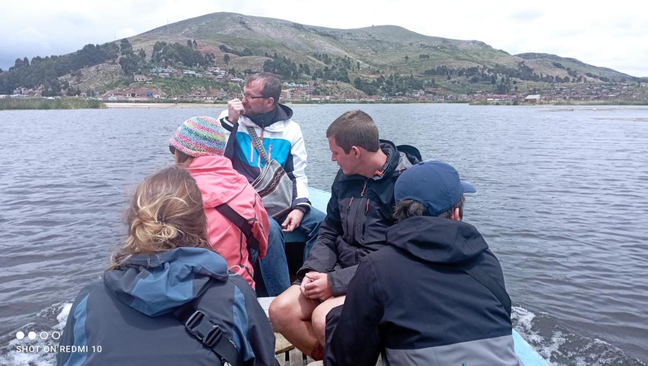 Urosfood & Titiqaqa Lodge Eksteriør billede