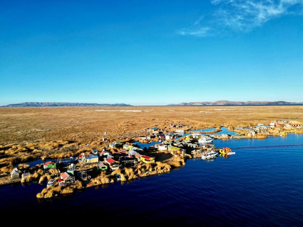 Urosfood & Titiqaqa Lodge Eksteriør billede