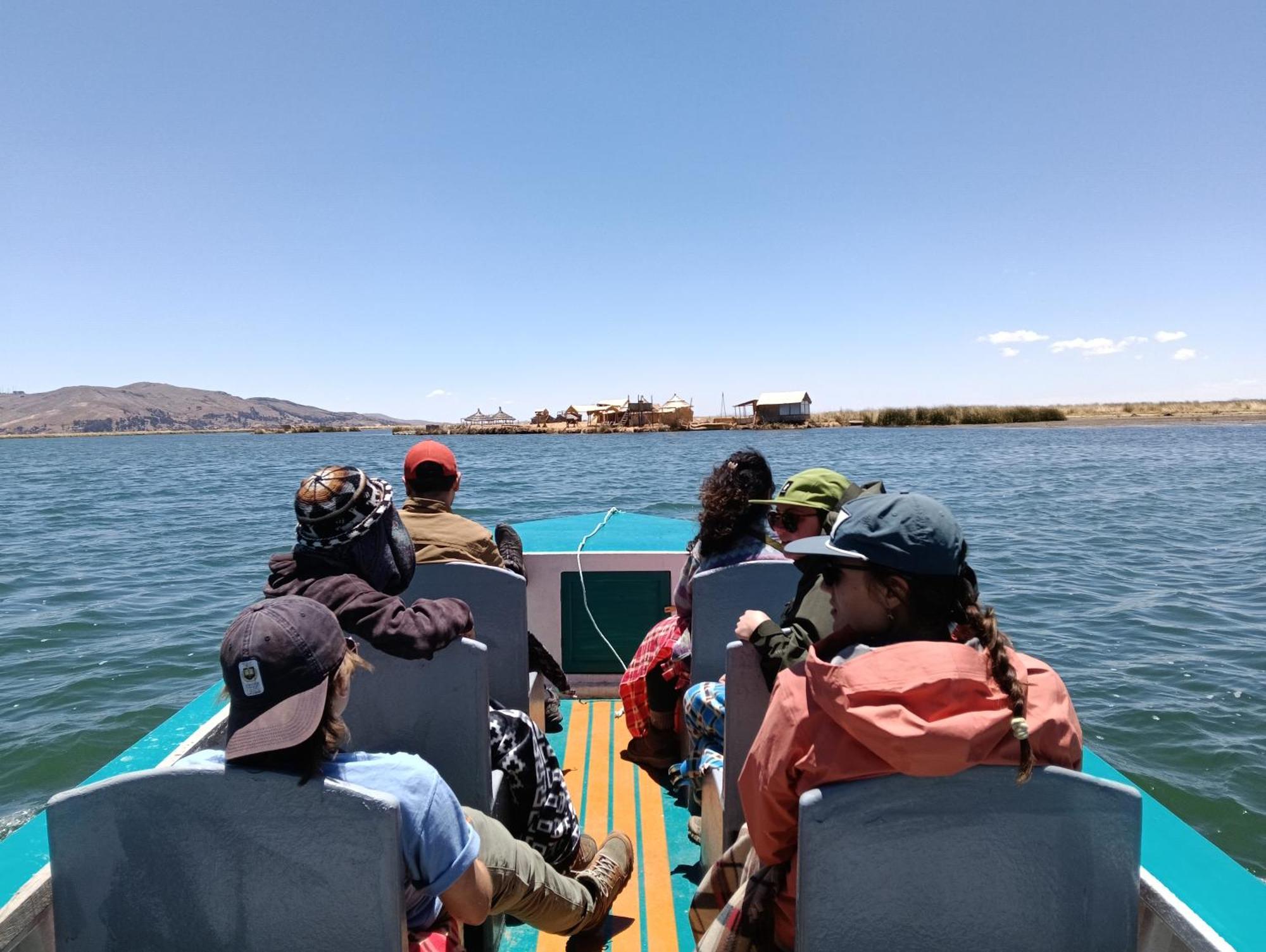 Urosfood & Titiqaqa Lodge Eksteriør billede