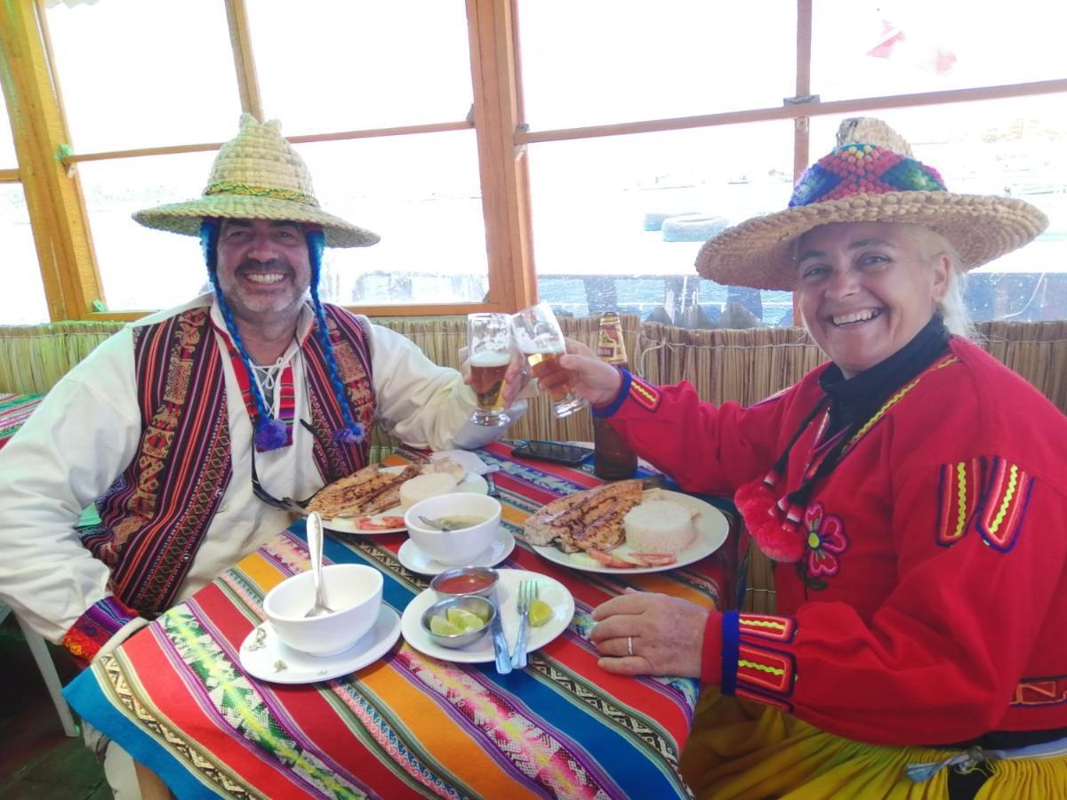 Urosfood & Titiqaqa Lodge Eksteriør billede