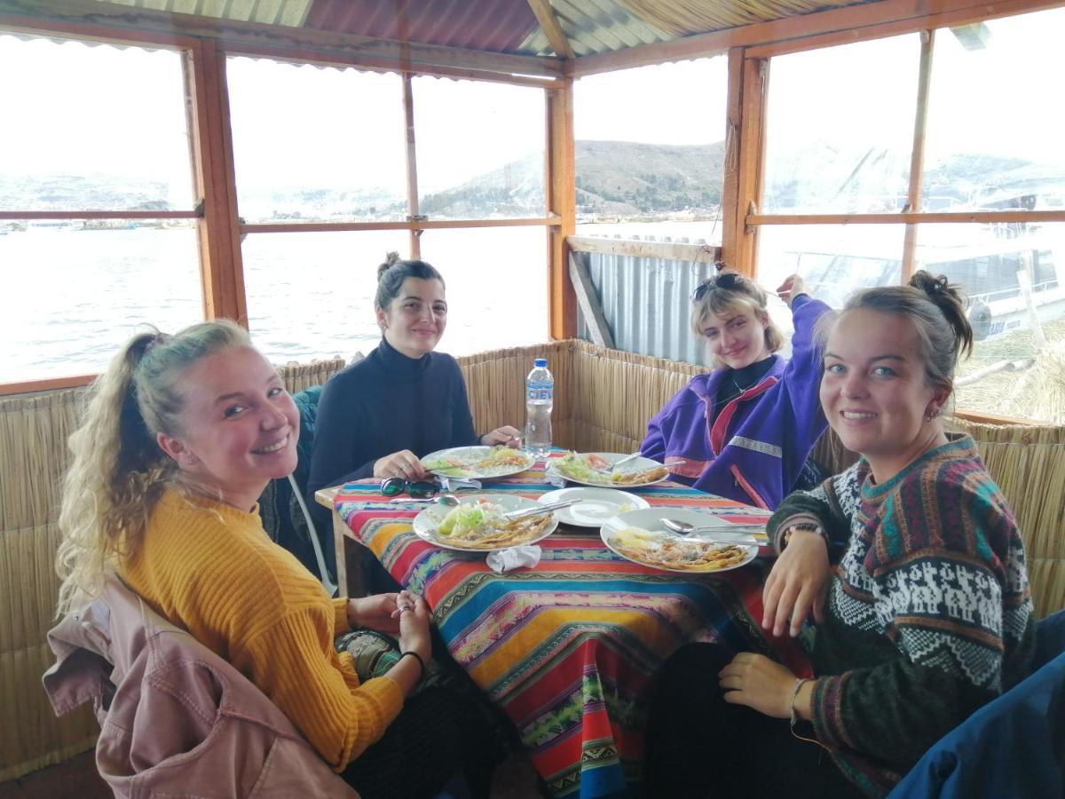 Urosfood & Titiqaqa Lodge Eksteriør billede